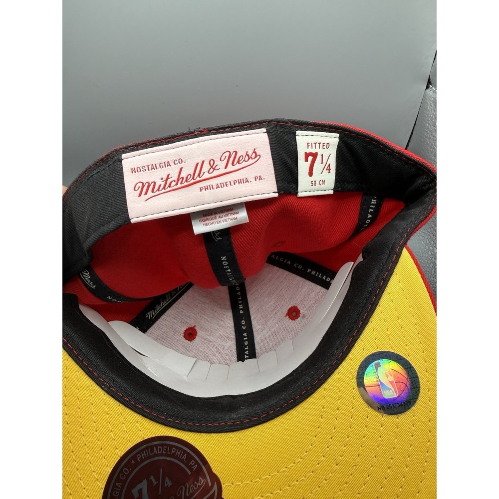 Atlanta Hawks Mitchell & Ness Condors Fitted Hat 7 1/4 Red Yellow Retro - Picture 8 of 8